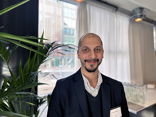 Semir Gueblaoui från SEB klädd i svart kavaj.