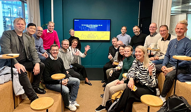 Ett 20-tal representanter från myndigheter, företag, kommuner och
branschorganisationer på användarträffen som alla bidrog till engagerade
diskussioner.